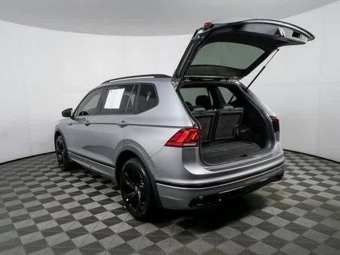 Certified 2023 Volkswagen Tiguan SE R-Line image 25