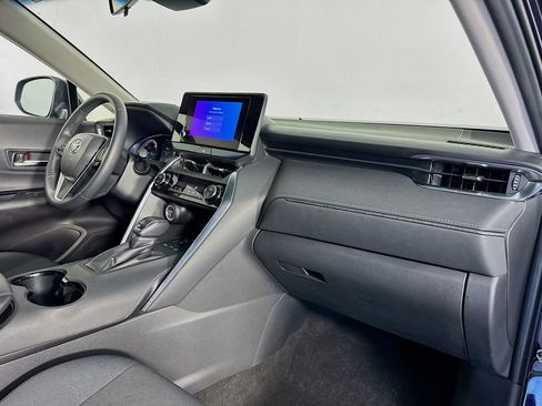 Used 2023 Toyota Venza LE image 30