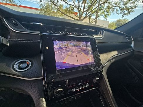 Used 2024 Jeep Grand Cherokee Altitude image 25