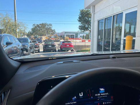 Used 2025 Chevrolet Equinox LT image 34