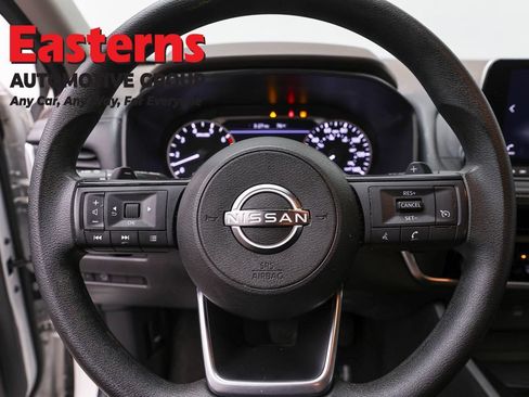 Used 2023 Nissan Rogue S AWD/4WD image 10