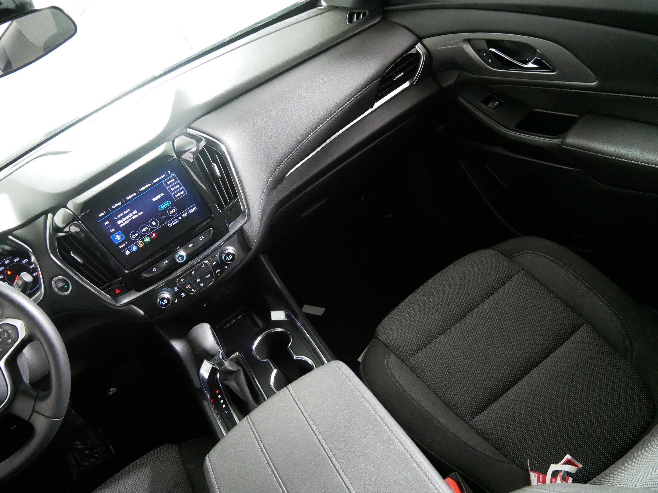 Used 2023 Chevrolet Traverse LT AWD/4WD image 11