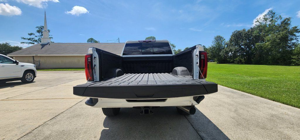 Used 2025 GMC Sierra 3500 Denali w/ Denali Reserve Package AWD/4WD image 12