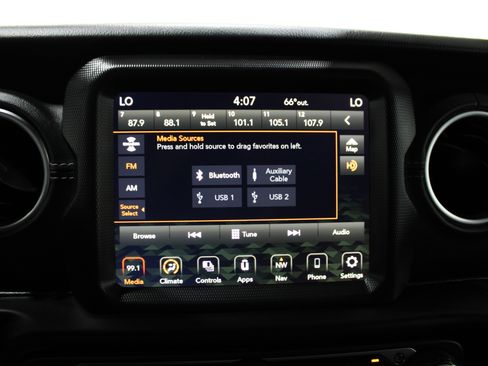 Used 2022 Jeep Wrangler Unlimited Sahara w/ Safety Group image 14