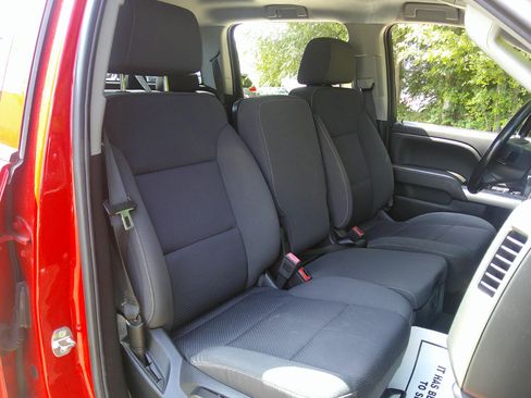 Used 2018 Chevrolet Silverado 1500 LT w/ All Star Edition image 41