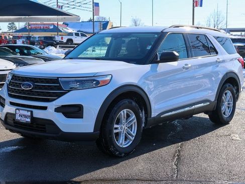 Used 2022 Ford Explorer XLT image 6