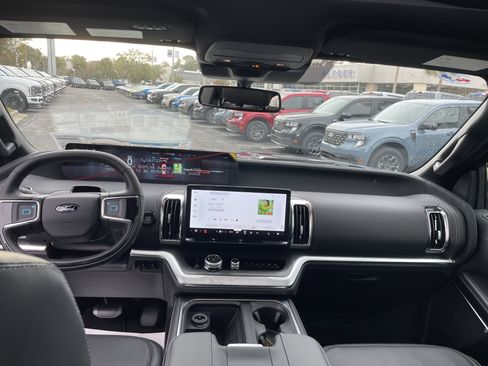 New 2025 Ford Expedition Platinum w/ Stealth Performance Package image 35