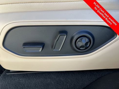 New 2025 Jeep Grand Cherokee Limited w/ Black Appearance Package image 19