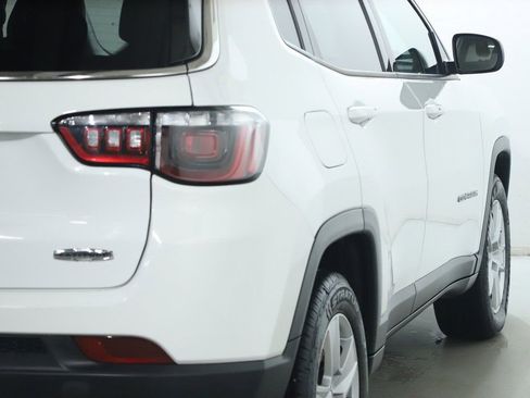 Used 2022 Jeep Compass Latitude AWD/4WD image 45