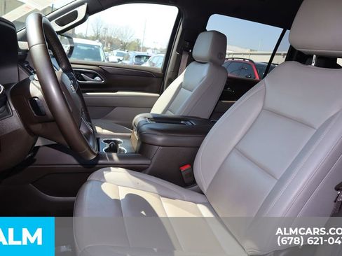 Used 2024 Chevrolet Suburban LT RWD image 15