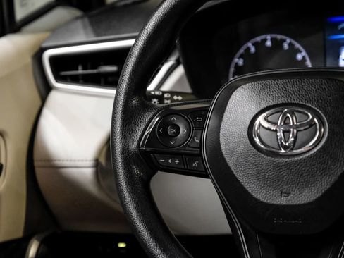 Used 2023 Toyota Corolla Cross L FWD image 17