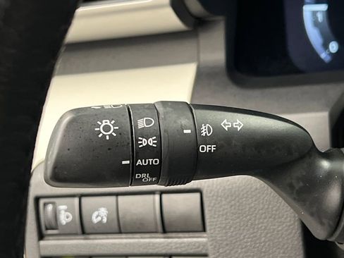 Used 2024 Toyota Tacoma TRD Off-Road AWD/4WD image 38