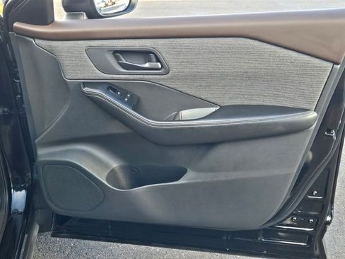 Used 2021 Nissan Rogue S image 4