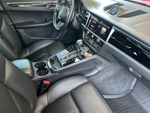 Used 2024 Porsche Macan AWD/4WD image 20