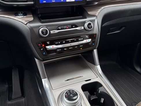 Used 2020 Ford Explorer Limited image 17