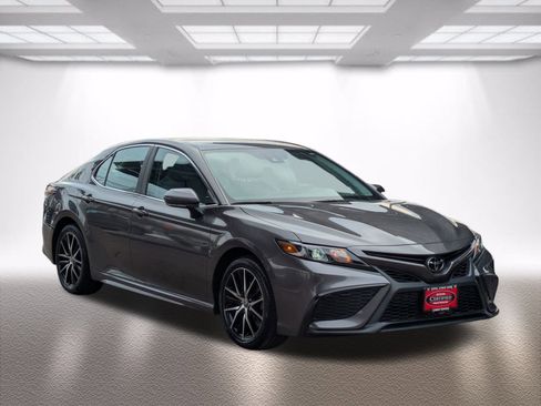 Certified 2023 Toyota Camry SE image 1