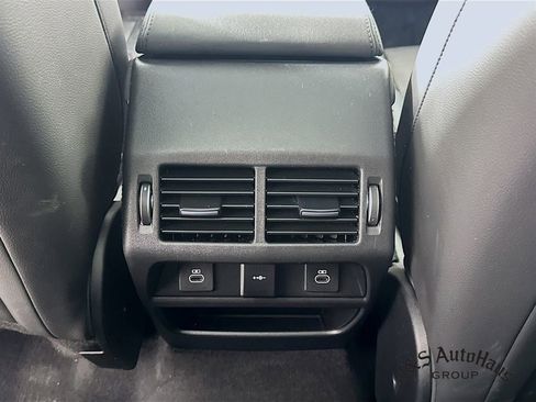 Used 2023 Land Rover Discovery Sport S image 30