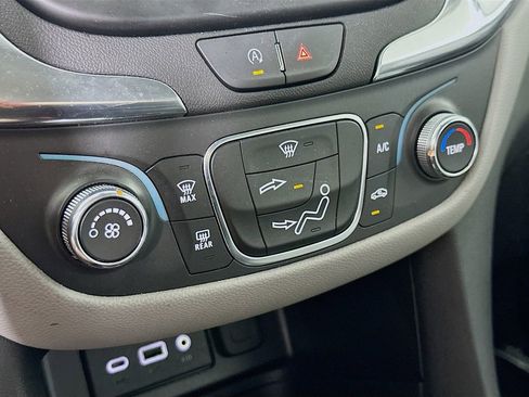 Used 2024 Chevrolet Equinox LS FWD image 27