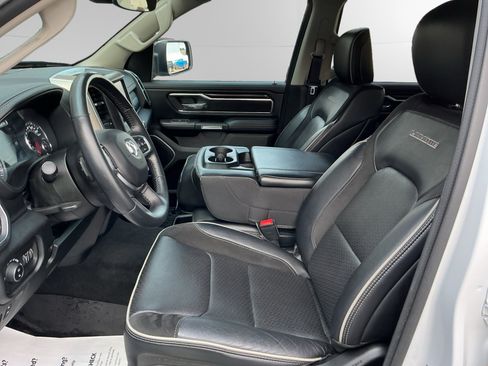 Used 2022 RAM 1500 Laramie AWD/4WD image 9