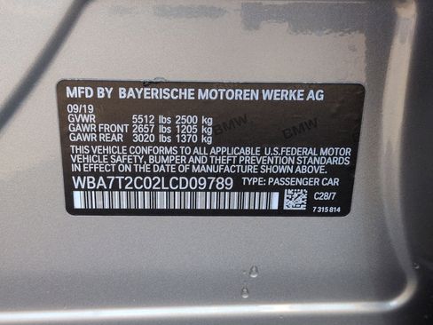 Used 2020 BMW 740i w/ M Sport Package image 32