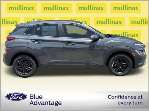 Used 2023 Hyundai Kona SE AWD/4WD image 2