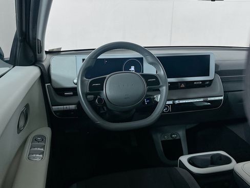 Used 2024 Hyundai Ioniq 5 SE image 17