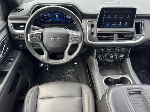 Certified 2024 Chevrolet Suburban Z71 w/ Luxury Package AWD/4WD image 16