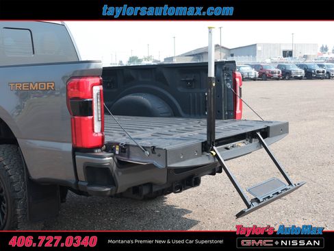 Used 2023 Ford F350 Platinum w/ Tremor Off-Road Package AWD/4WD image 51