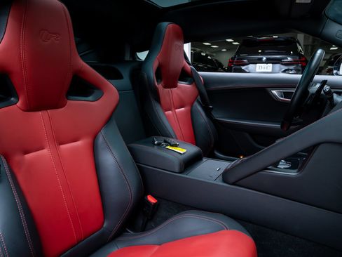 Used 2015 Jaguar F-TYPE R RWD image 19