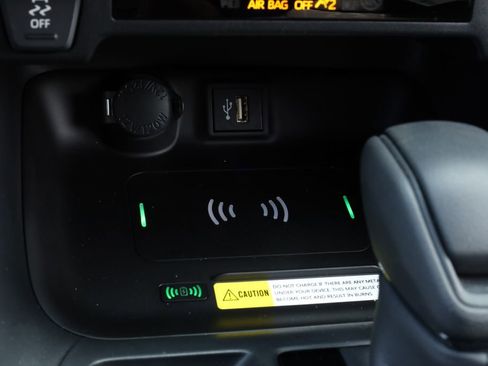 Used 2025 Toyota RAV4 XLE image 7