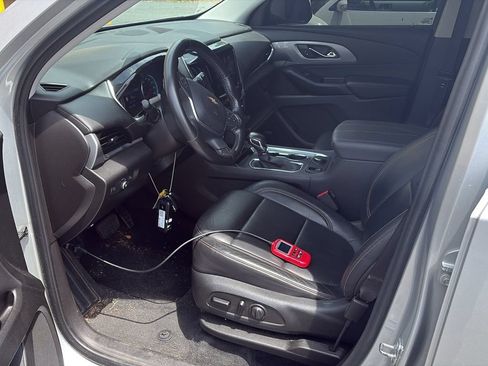 Used 2021 Chevrolet Traverse LT w/ LT Premium Package FWD image 5