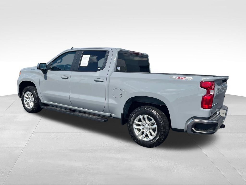 Used 2024 Chevrolet Silverado 1500 LT AWD/4WD image 3