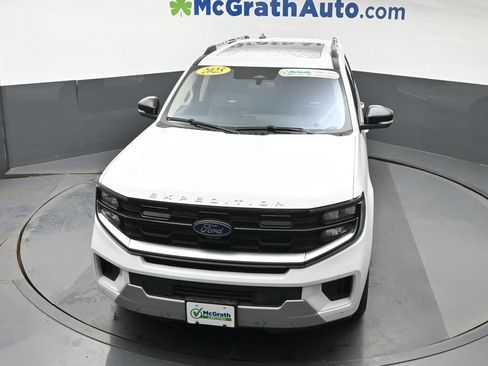 Used 2025 Ford Expedition Platinum AWD/4WD image 30