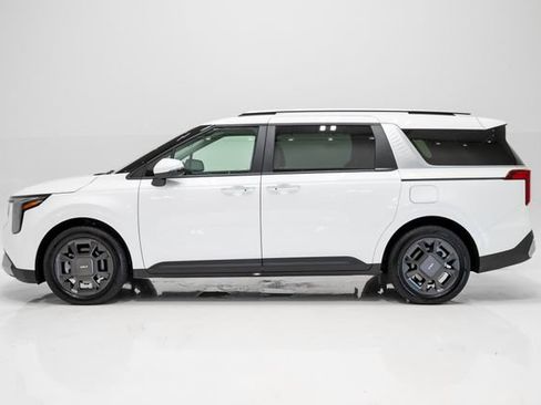 Certified 2026 Kia Carnival EX FWD image 28