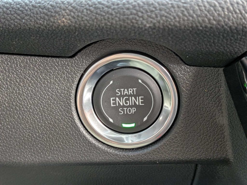 Used 2026 Chevrolet Traverse LT FWD image 27
