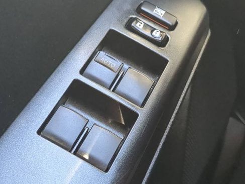 Used 2016 Toyota RAV4 XLE AWD/4WD image 22