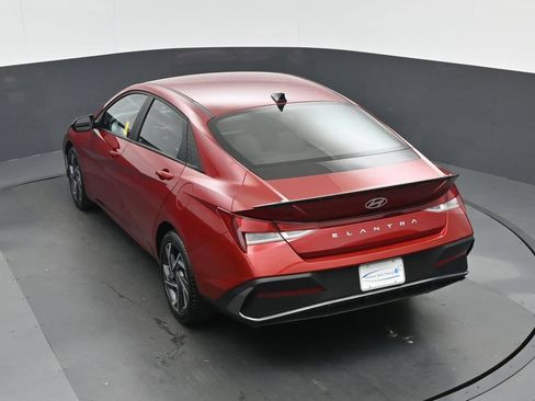 Used 2025 Hyundai Elantra Sport FWD image 57