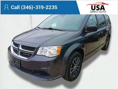 Used 2019 Dodge Grand Caravan SE w/ UConnect Hands-Free Group