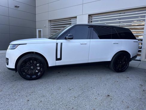 Used 2025 Land Rover Range Rover Long Wheelbase SE AWD/4WD image 3