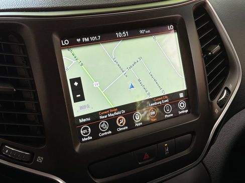Used 2022 Jeep Cherokee Trailhawk w/ Sun, Sound & Nav Group AWD/4WD image 7