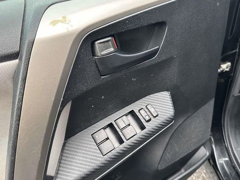 Used 2015 Toyota RAV4 LE image 18