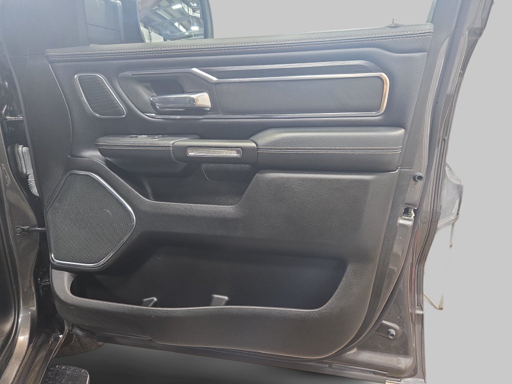 Used 2024 RAM 1500 Laramie AWD/4WD image 12