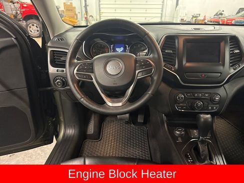 Used 2019 Jeep Cherokee Latitude Plus w/ Cold Weather Group image 15