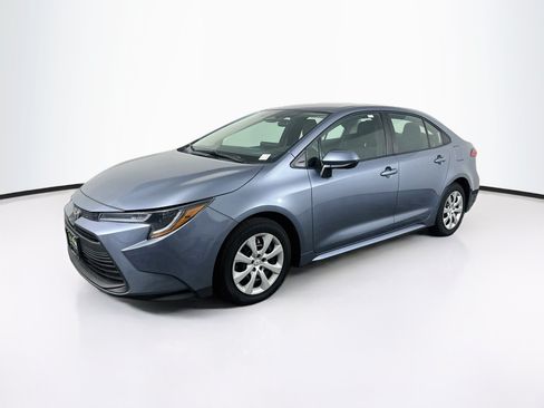 Used 2025 Toyota Corolla LE FWD image 3