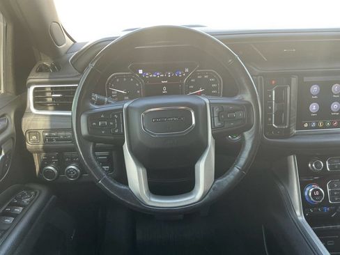 Used 2021 GMC Yukon XL Denali w/ Denali Premium Package AWD/4WD image 18