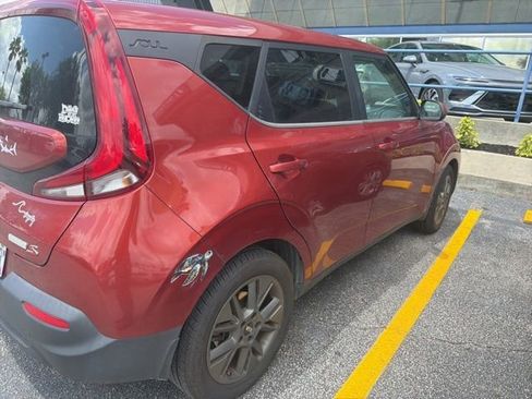 Used 2021 Kia Soul S FWD image 2