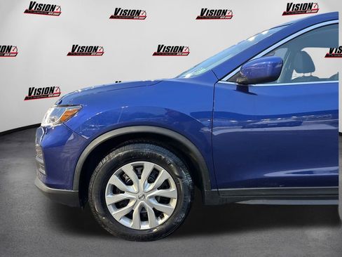 Used 2018 Nissan Rogue S image 12