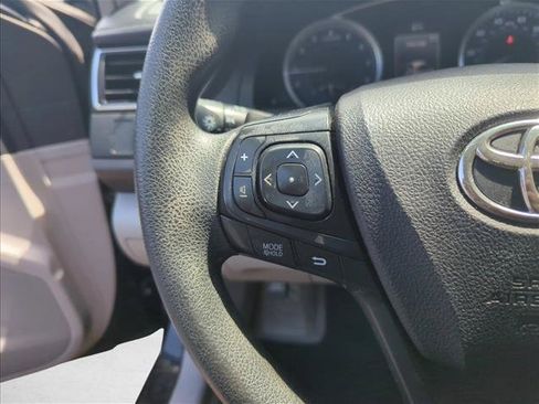 Used 2017 Toyota Camry LE FWD image 12