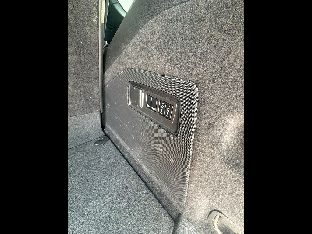 Used 2023 Cadillac Escalade Premium Luxury AWD/4WD image 20