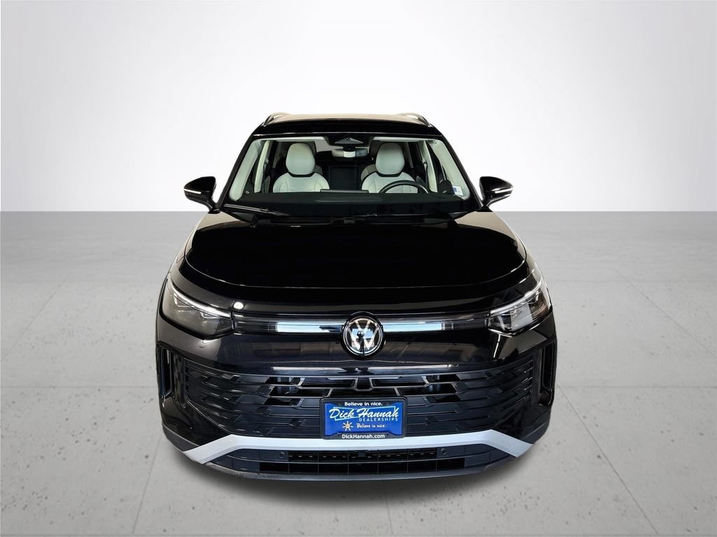 Certified 2025 Volkswagen Tiguan SE FWD image 4